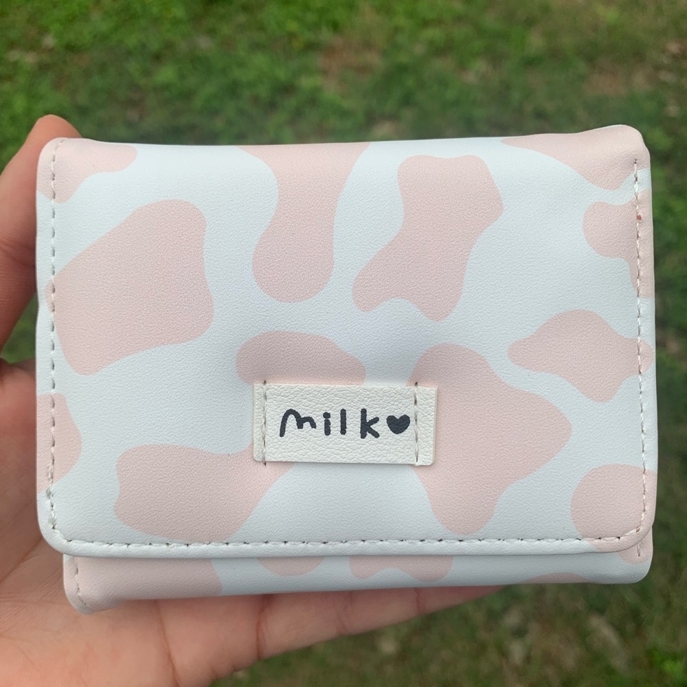 Cute cow print wallet 🐮